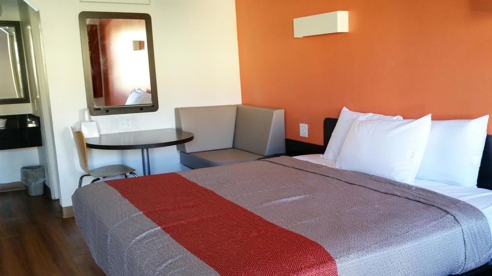 Motel 6-Blue Springs, Mo Extérieur photo