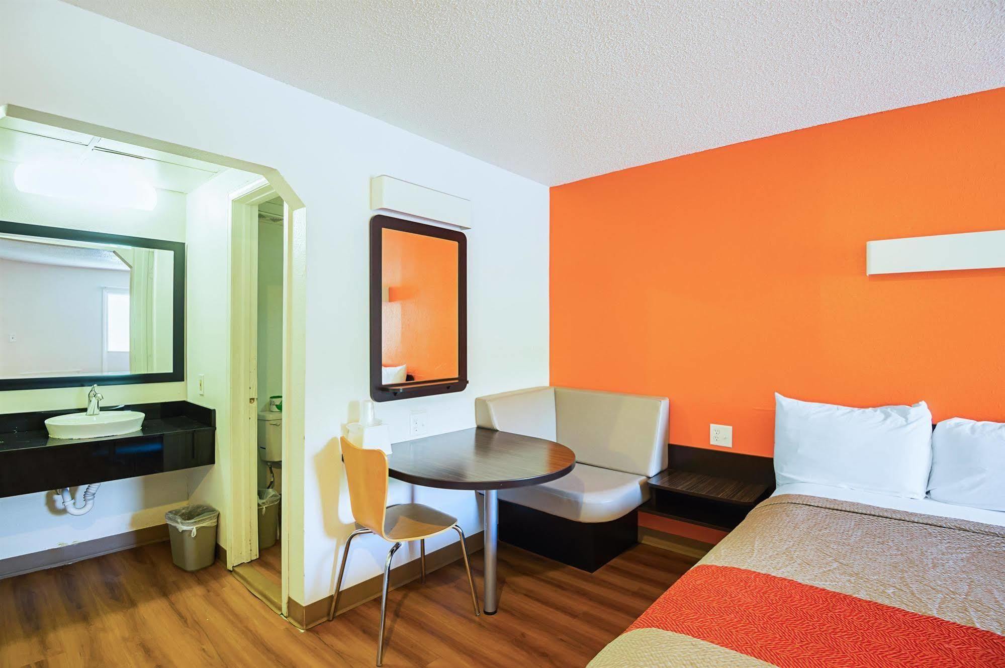 Motel 6-Blue Springs, Mo Extérieur photo
