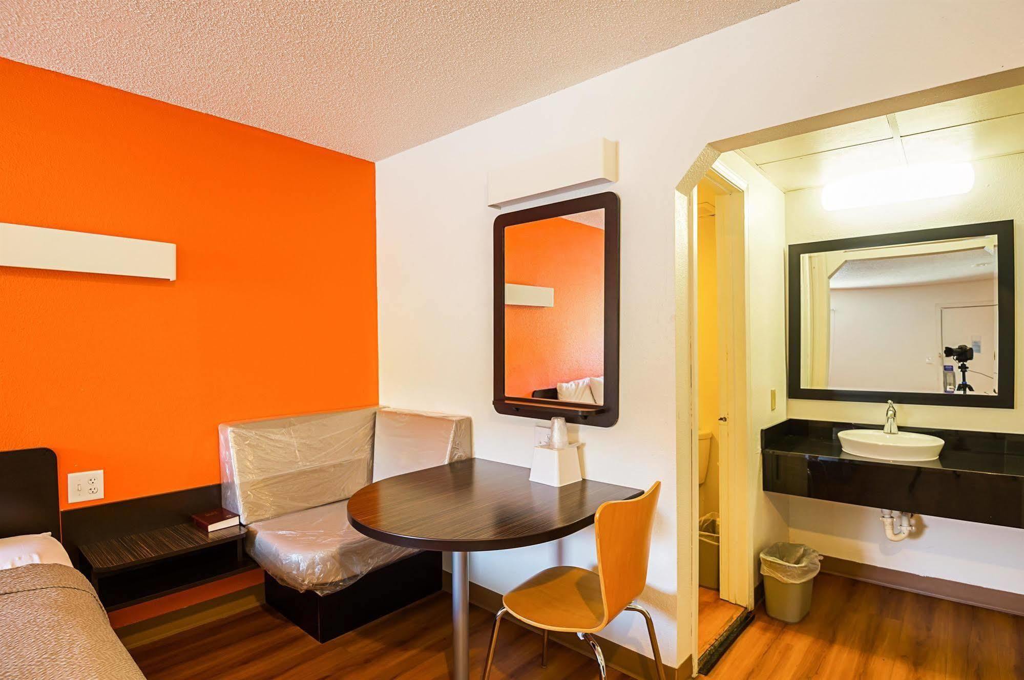 Motel 6-Blue Springs, Mo Extérieur photo